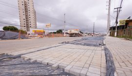 Avenida Menino Marcelo recebe obras de ciclovia