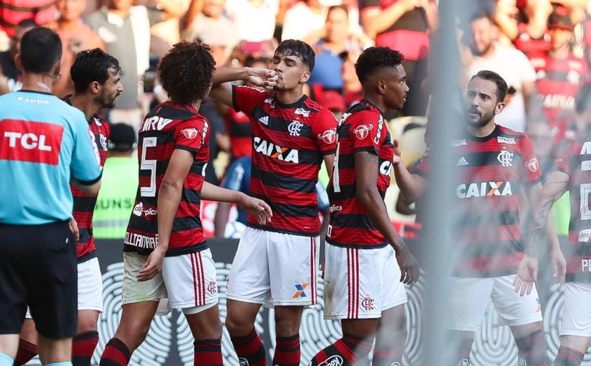 Flamengo vence o Atlético-MG e sobe para a terceira colocação