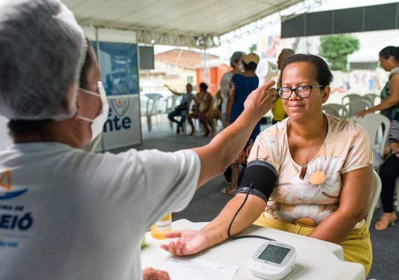 JHC anuncia programa Olhar da Gente e garante cirurgias de catarata no Hospital da Cidade