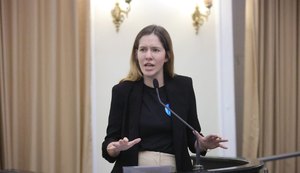 Deputada apresenta projeto para garantir direitos de servidores da Casal em eventual privatização