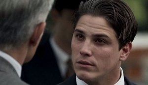 Braz ainda vai tirar tudo de Severo em 'Êta Mundo Bom': golpe quase acaba em morte