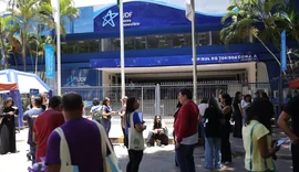 Estudantes chegam cedo para o Enem e relatam histórias de superação