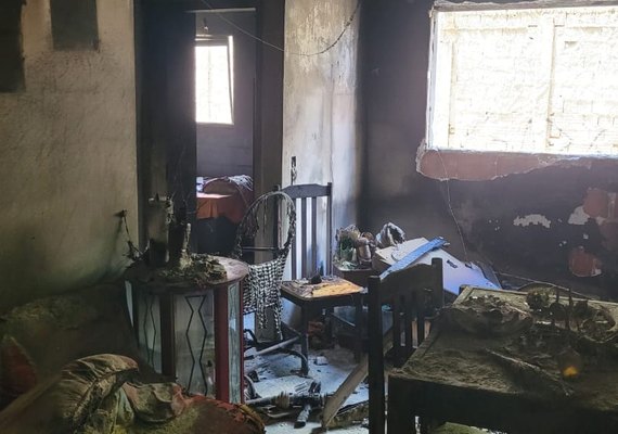 Corpos de vítimas de incêndio em apartamento no Benedito Bentes são liberados pelo IML