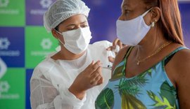 Vacinação para pessoas com 59 anos em Maceió inicia segunda (24) por ordem alfabética