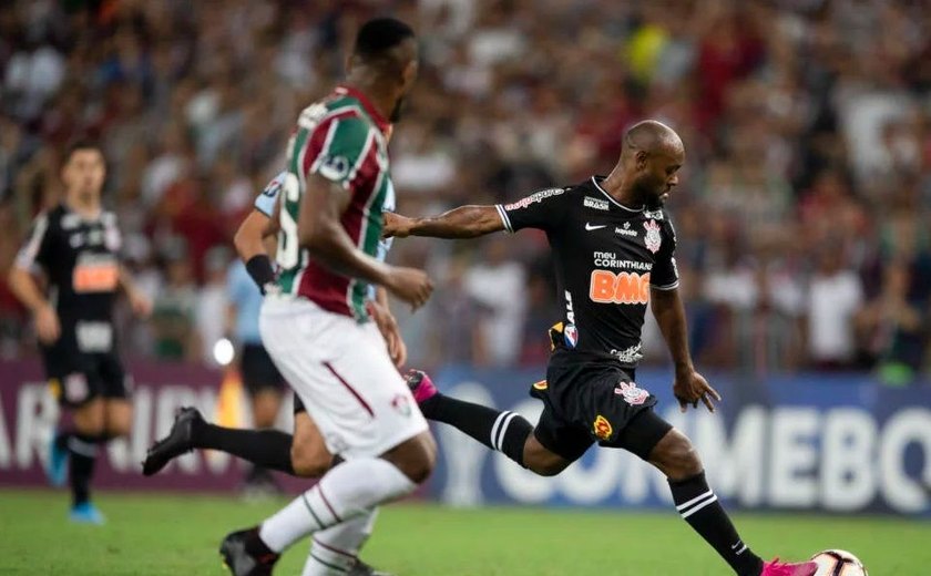 Corinthians elimina Fluminense com empate e avança à semifinal