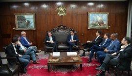 Prefeito JHC pede apoio de ministério por pescadores e marisqueiras de Maceió