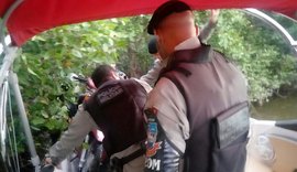 Polícia descobre desmanche de motos em área de mangue