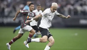 Róger Guedes marca duas vezes, Corinthians supera o Flu e vence a primeira com Luxemburgo