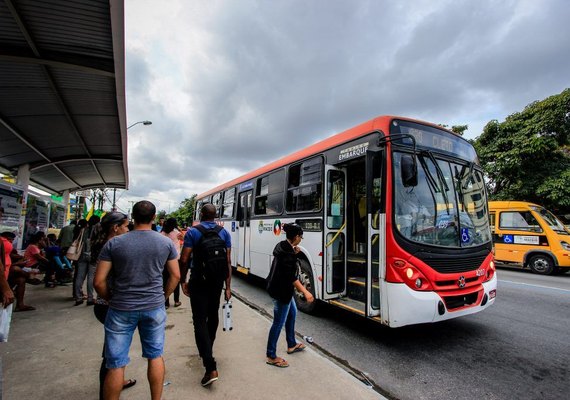 Coronavírus: ônibus circularão com frota reduzida