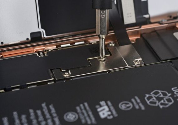 Apple inicia programa para substituir placas-mãe defeituosas do iPhone 8