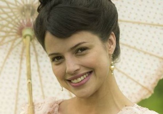 'Orgulho e Paixão': Ema tem desilusão ao ver Jorge pedir Amélia em casamento