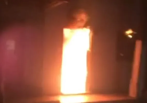 Incêndio atinge casa com dois idosos em Penedo