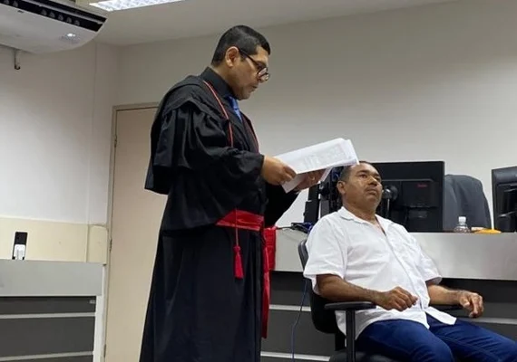 Júri condena réu a mais de 21 anos de prisão por matar duas e ferir três pessoas por causa de R$ 1,50