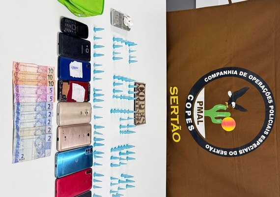 PM flagra mulheres com drogas durante ações em Palmeira dos Índios e Santana do Ipanema