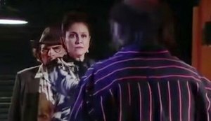 Bernarda mata O Escorpião com uma bala e ameaça Padilha em 'Triunfo do Amor'