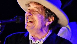 Livros de Bob Dylan sobem até 70 mil posições após anúncio de Nobel da Literatura