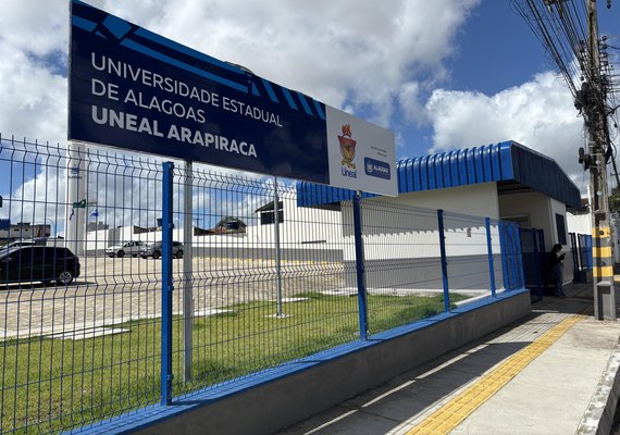 Uneal divulga resultado final do concurso para docente