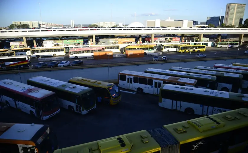Nunes Marques cobra TREs por transporte público gratuito nas eleições