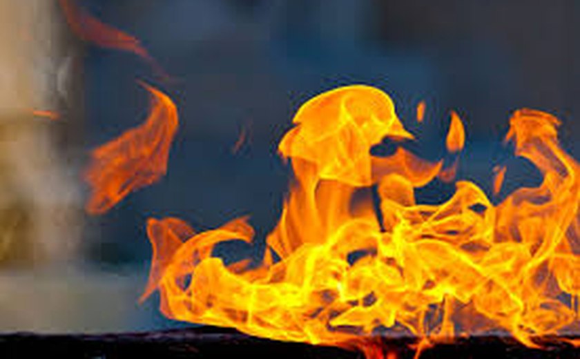 Corpo carbonizado é achado em casa incendiada em Taquarana