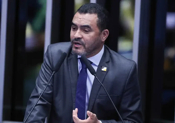 Alvo de investigação, governador do Tocantins é afastado do cargo