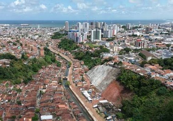 Homem é executado com 23 tiros no Vale do Reginaldo, em Maceió