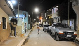 Comunidades em Maceió recebem iluminação em LED