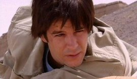 Diogo morre em acidente de helicóptero e Lucas sente o baque em pleno deserto