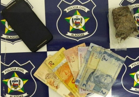 Jovem de 25 anos é detido com drogas e veículo irregular em Arapiraca