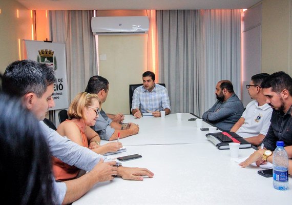 Prefeito diz em reunião com servidores que vai manter insalubridade