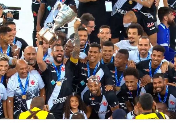 Vasco conquista a Taça Guanabara em jogo tumultuado