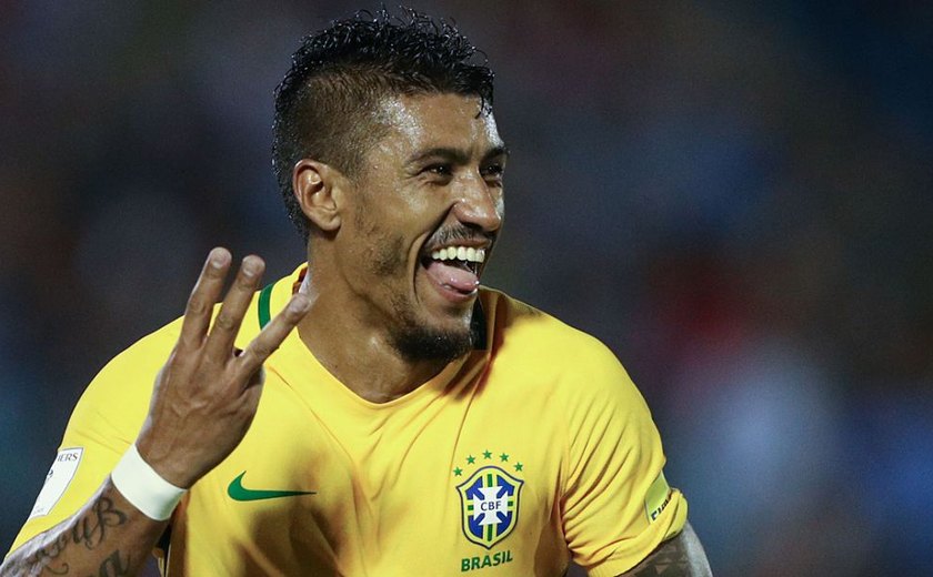 Site diz que Barcelona inicia negociações pelo volante Paulinho