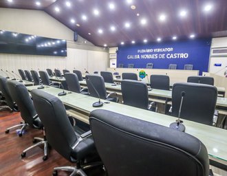 Comissão aprova avanço de projeto que exige autorização para transporte de menores de 14 anos em aplicativos e táxis