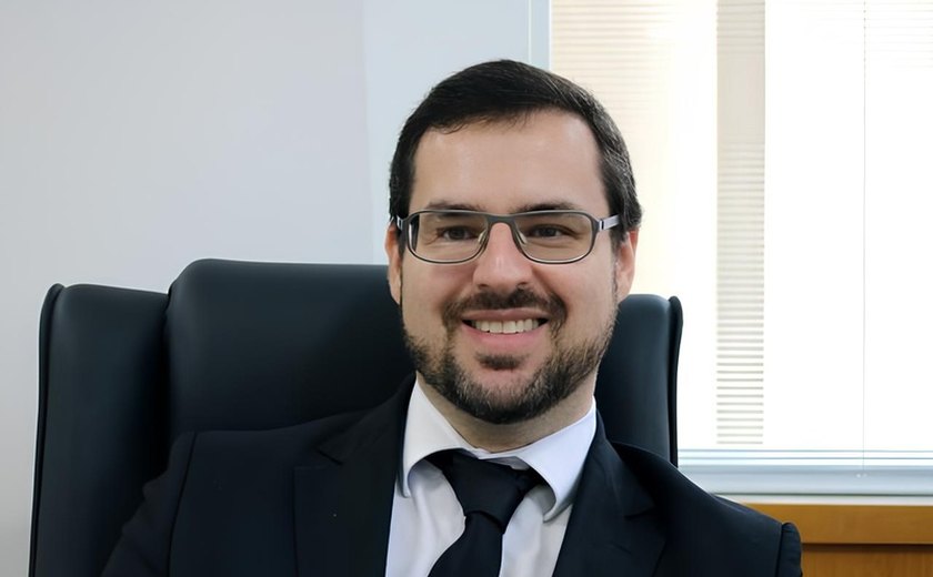 Burocracia digital e crédito fácil: André Naves alerta para o aumento da violência patrimonial contra idosos