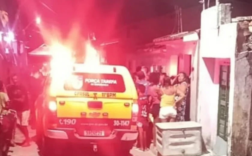 Homem é morto enquanto bebia com amigos em Penedo, interior de Alagoas