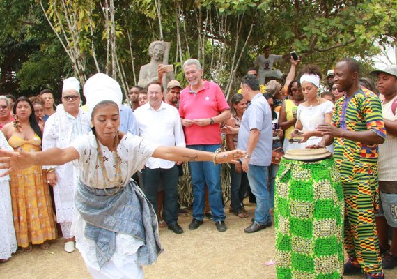 Milhares de pessoas celebram o Dia Nacional da Consciência Negra na Serra da Barriga