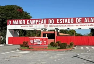 CRB destaca novo status de maior campeão de Alagoas em fachada do CT Ninho do Galo