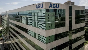AGU pede suspensão imediata do afastamento de diretor-geral da PF