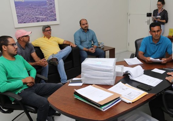 Prefeitura de Arapiraca  reduz salários de 187 agentes e sindicato aciona vereadores