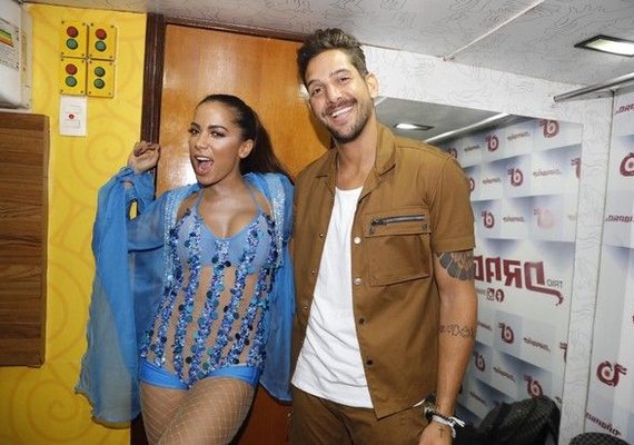 Anitta deixa dreadlocks e minimiza polêmica sobre look