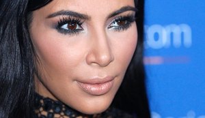 Kim Kardashian está traumatizada e reclusa após assalto a mão armada em Paris