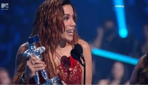 Anitta vence VMA de melhor clipe latino com 'Envolver'