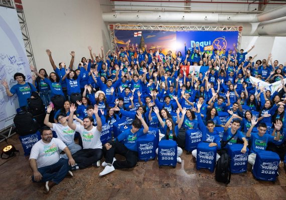 Governo de Alagoas realiza cerimônia de despedida dos 150 estudantes do programa Daqui pra o Mundo