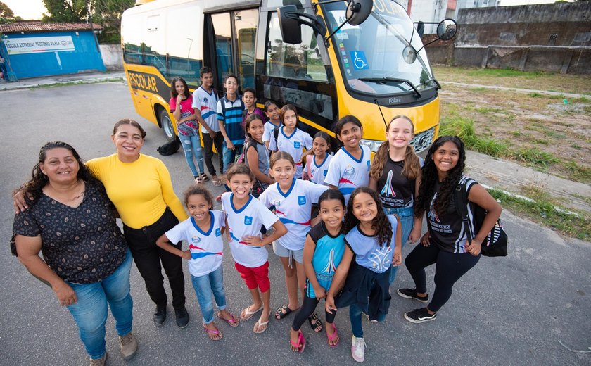 Elas no volante: a força feminina no transporte escolar da rede estadual