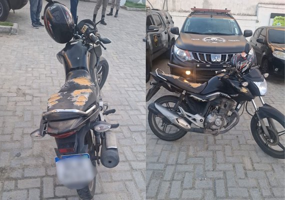 Polícia Militar recupera motocicleta roubada de entregador e apreende suspeita por receptação em Maceió