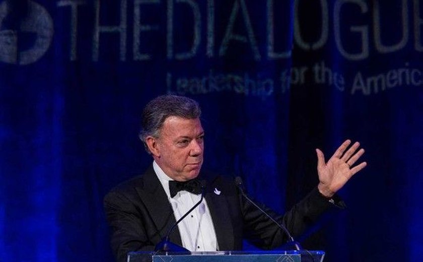 Presidente da Colômbia quer levar novo acordo de paz ao Congresso