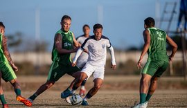 Técnico começa a esboçar formação principal do CSA
