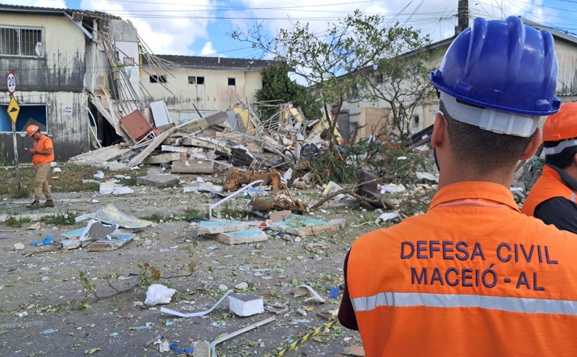 Vídeos: explosão destrói prédio no Conjunto Maceió 1, no bairro Cidade Universitária