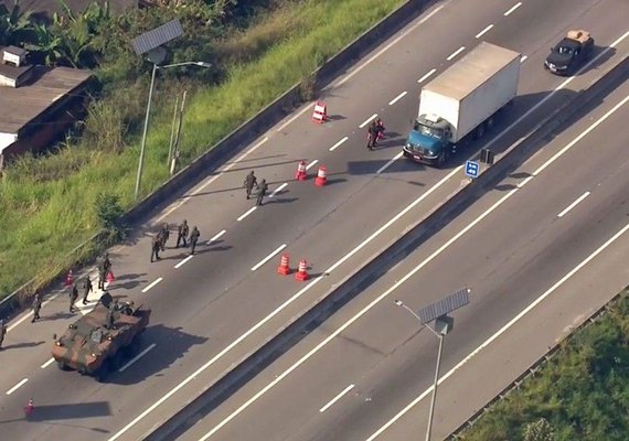 Temer assina decreto que autoriza atuação das Forças Armadas no RJ