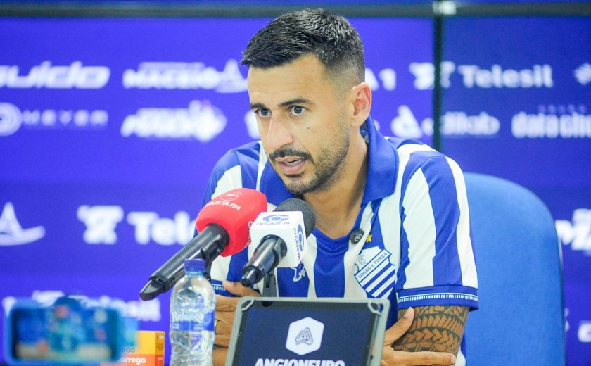 Camacho é reapresentado no CSA e projeta Série D como 'guerra do início ao fim'