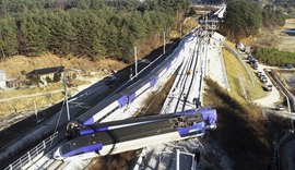 Trem de alta velocidade descarrila e deixa 14 feridos na Coreia do Sul